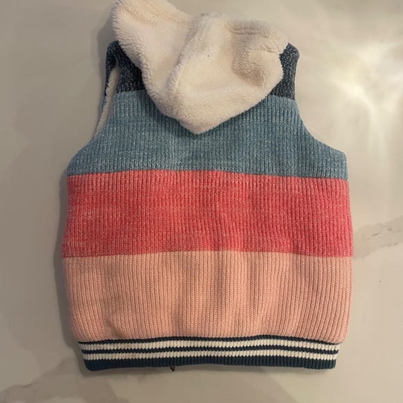 Winter vest! Sherpa lined and reversible! Great condition! - Picture 5 of 5